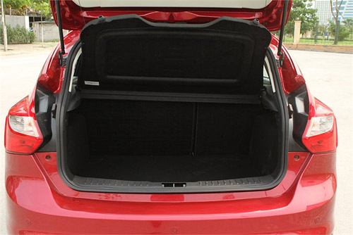 900 triệu có nên mua Ford Focus S? - 8