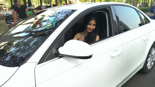 Diễm My 9X sắm Audi A4 bạc tỷ - 4