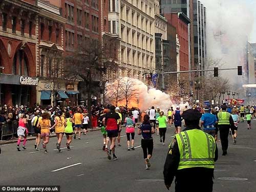 Mỹ: Đánh bom kép giữa cuộc thi marathon - 1