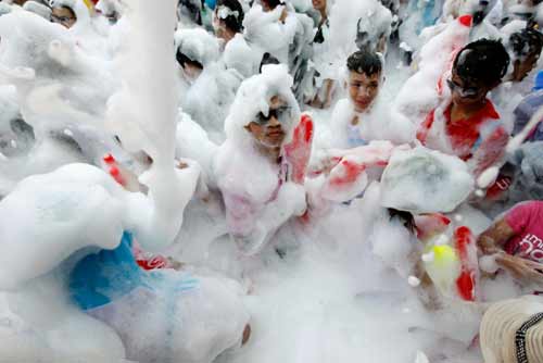 Chùm ảnh: Dân Thái té nước nhau mừng năm mới - 13