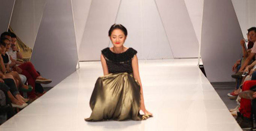 Khi mẫu Việt đổ rạp trên sàn diễn - 7