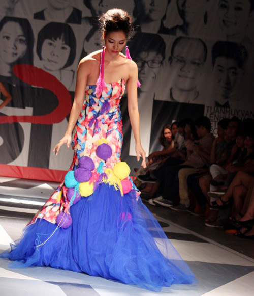 Khi mẫu Việt đổ rạp trên sàn diễn - 1