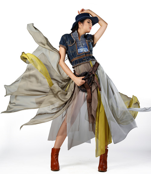 Ngọc Hân lăng xê mốt không nội y - 16