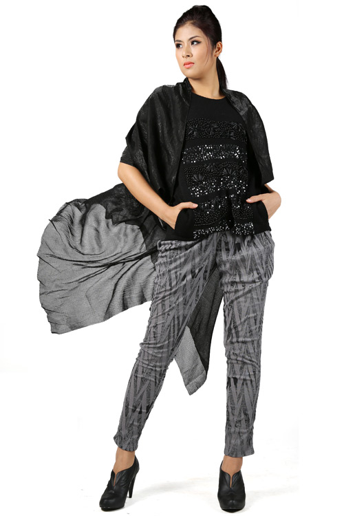 Ngọc Hân lăng xê mốt không nội y - 13