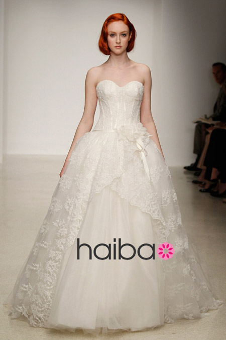 Váy cưới ren đem nét duyên cho nàng dâu - 11