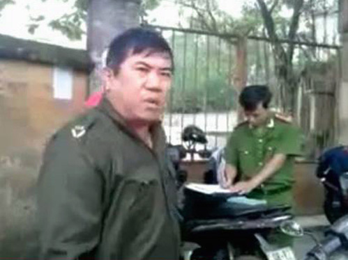 Clip CA xã “mày tao” khi làm việc với dân - 2