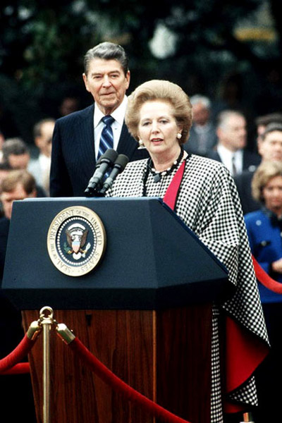 Ngắm thời trang cuối đời "Bà đầm thép" - 8