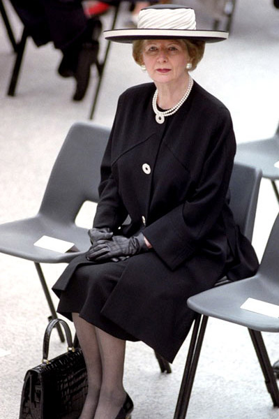 Ngắm thời trang cuối đời "Bà đầm thép" - 5