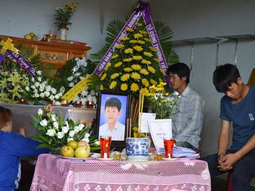 "Mì tôm vẫn còn trong túi, sao con nỡ ra đi?" - 3