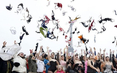 Mặc áo ngực nhiều dễ bị lão hóa - 1