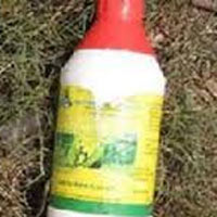 Pháp luật - Dọa đổ thuốc sâu để đoạt 100.000 đồng