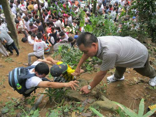 Xé rào, leo dốc dâng hương đền Hùng - 4