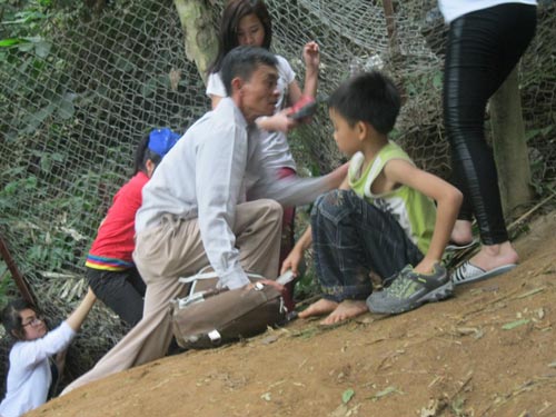 Xé rào, leo dốc dâng hương đền Hùng - 6