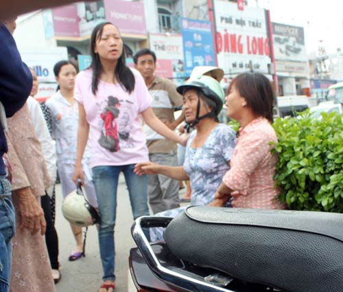 Xe “điên” tông liên hoàn, 4 người thương vong - 3