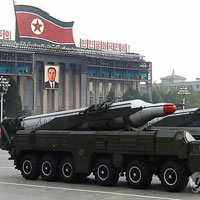 Triều Tiên điều 2 bệ phóng tên lửa ra bờ Đông