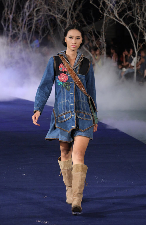 Hoa hậu Thùy Dung cực "chất" với denim - 18