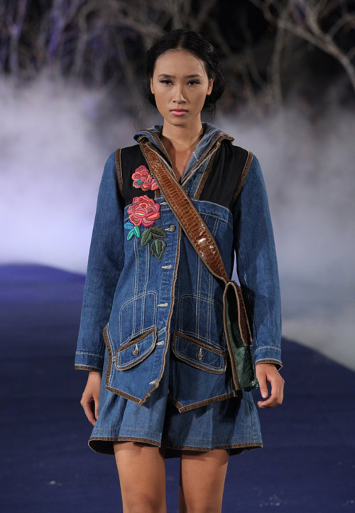 Hoa hậu Thùy Dung cực "chất" với denim - 19