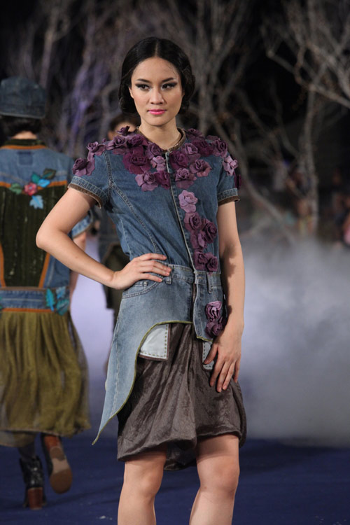 Hoa hậu Thùy Dung cực "chất" với denim - 15