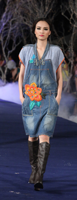 Hoa hậu Thùy Dung cực "chất" với denim - 13