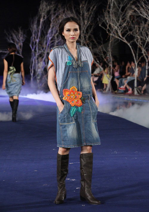 Hoa hậu Thùy Dung cực "chất" với denim - 12