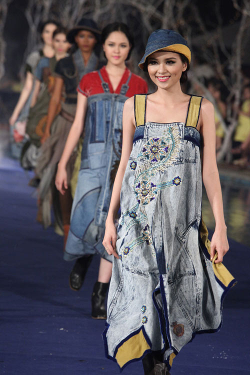 Hoa hậu Thùy Dung cực "chất" với denim - 19