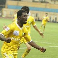 Bóng đá - ĐT.LA - SLNA: Xây chắc ngôi đầu