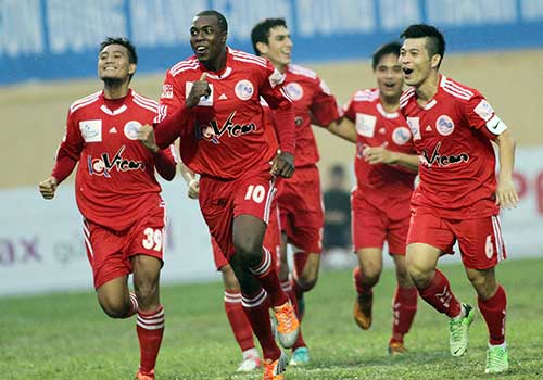 “Vua áo đen” Trần Trung Hiếu bị đả kích - 2