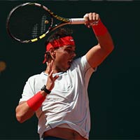 Cú thuận tay miễn chê của Nadal