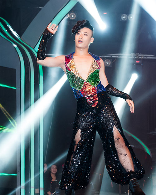 Vũ công giả gái gây sốt VN's Got Talent - 9