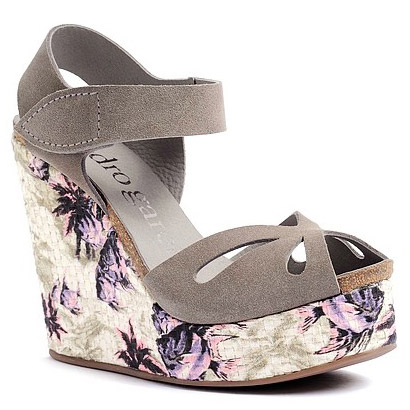 Êm chân nịnh dáng với sandal đế xuồng - 16