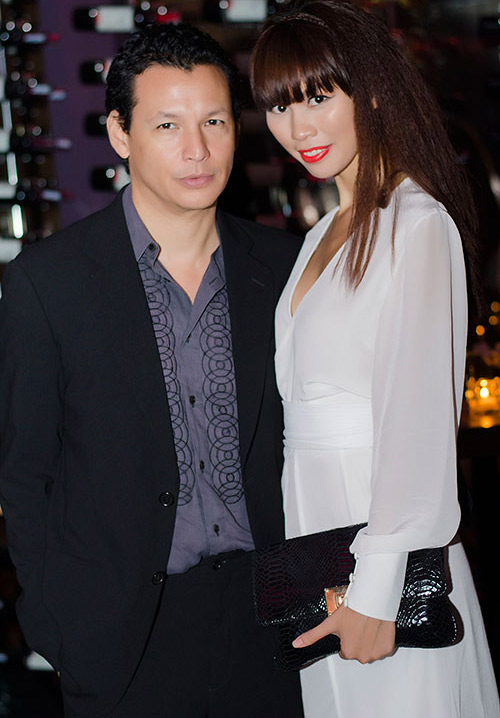 Hà Anh e ấp dự tiệc cùng bạn trai - 4