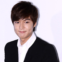 - Lee Min Ho bảnh bao đi ăn cưới