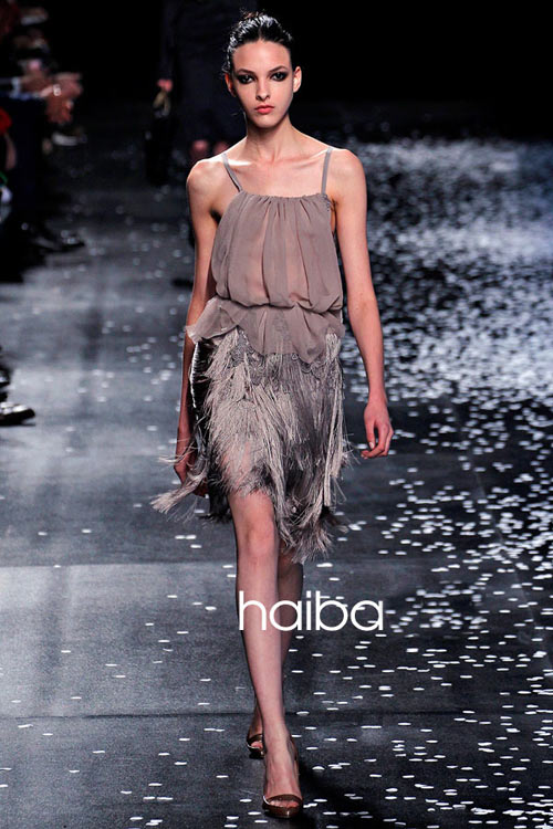 Chất liệu giúp phụ nữ phô trương nét đẹp - 14