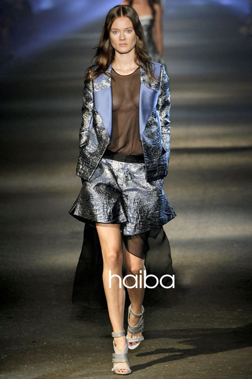 Chất liệu giúp phụ nữ phô trương nét đẹp - 16