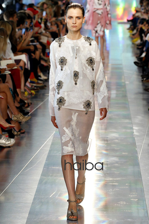 Chất liệu giúp phụ nữ phô trương nét đẹp - 18