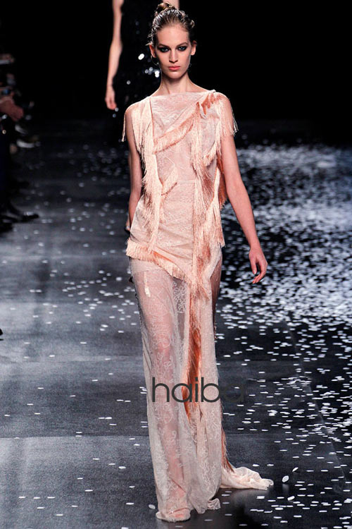 Chất liệu giúp phụ nữ phô trương nét đẹp - 3