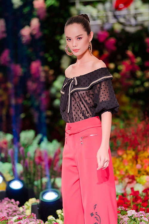 Ngọc Oanh tựa thiên thần trên sân khấu - 12