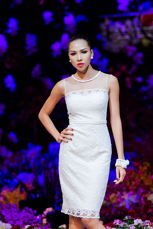 Ngọc Oanh tựa thiên thần trên sân khấu - 6