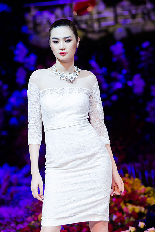 Ngọc Oanh tựa thiên thần trên sân khấu - 3