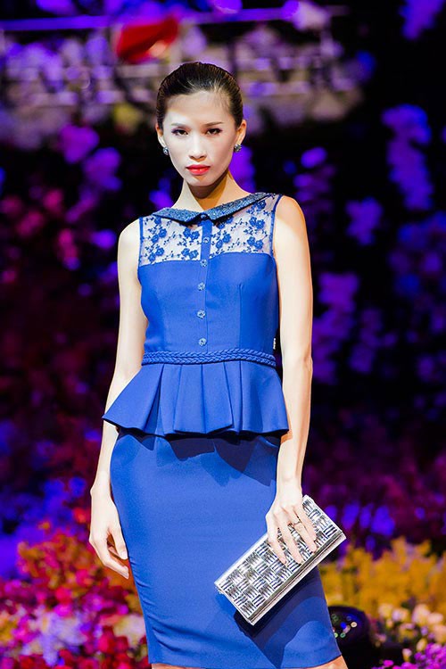 Ngọc Oanh tựa thiên thần trên sân khấu - 2