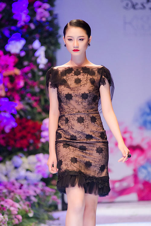 Ngọc Oanh tựa thiên thần trên sân khấu - 9