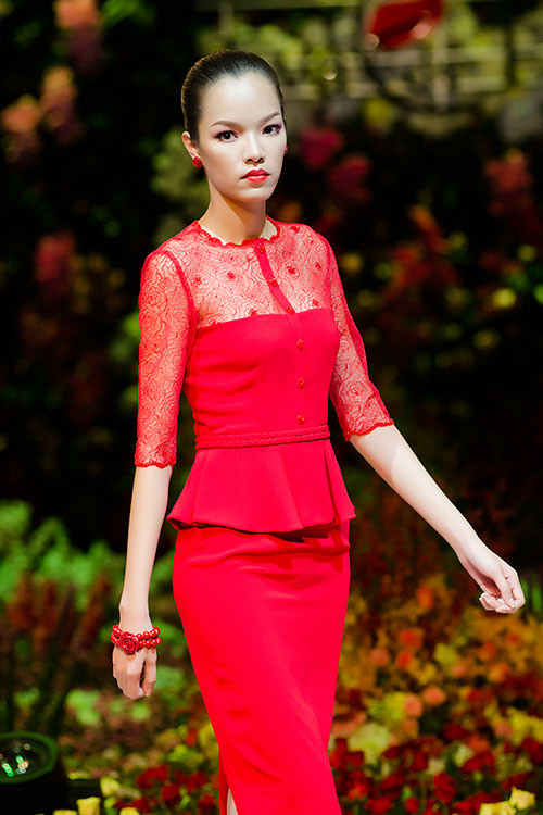 Ngọc Oanh tựa thiên thần trên sân khấu - 14