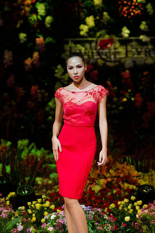 Ngọc Oanh tựa thiên thần trên sân khấu - 15