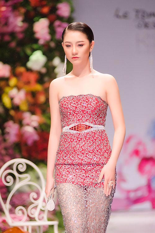 Ngọc Oanh tựa thiên thần trên sân khấu - 10