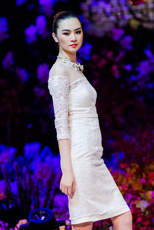 Ngọc Oanh tựa thiên thần trên sân khấu - 4