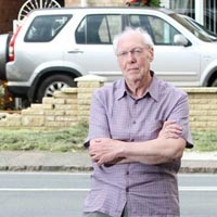 Phi thường - kỳ quặc - Ngôi nhà "thích" bị ô tô đâm