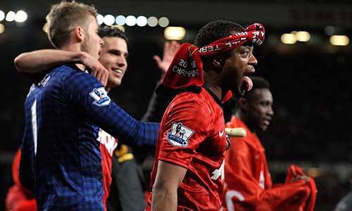 Cầu thủ MU thi nhau "khoe hàng" - 11