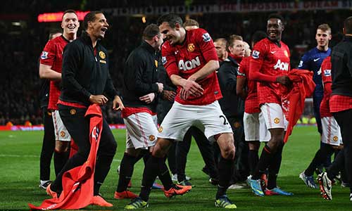 Cầu thủ MU thi nhau "khoe hàng" - 12