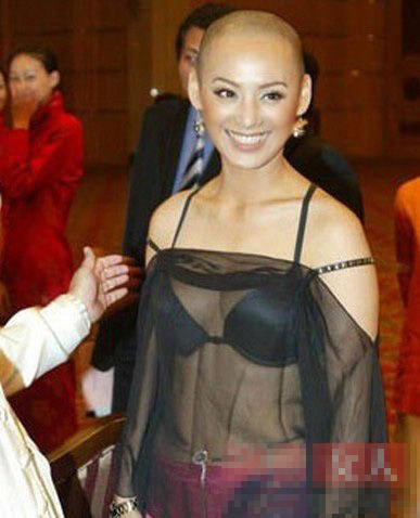 Mỹ nhân "phồng xẹp" với mốt khoe nội y - 11