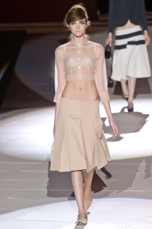 Mỹ nhân "phồng xẹp" với mốt khoe nội y - 3